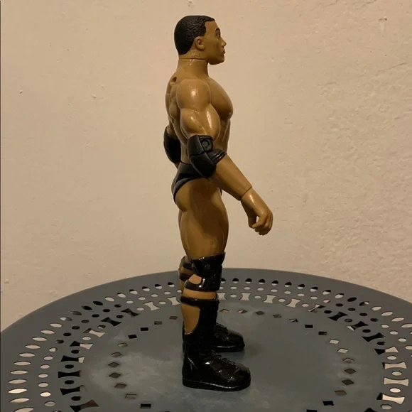 The Rock 2001 WWE Back Talking Slammers Jakks Pacific Figure - Picture 4 of 7